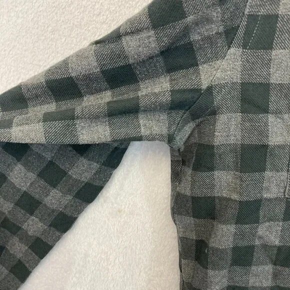 Untuckit Flannel Button Up Shirt Mens Medium Green Plaid Vigouroux Wrinkle Free - Picture 10 of 15